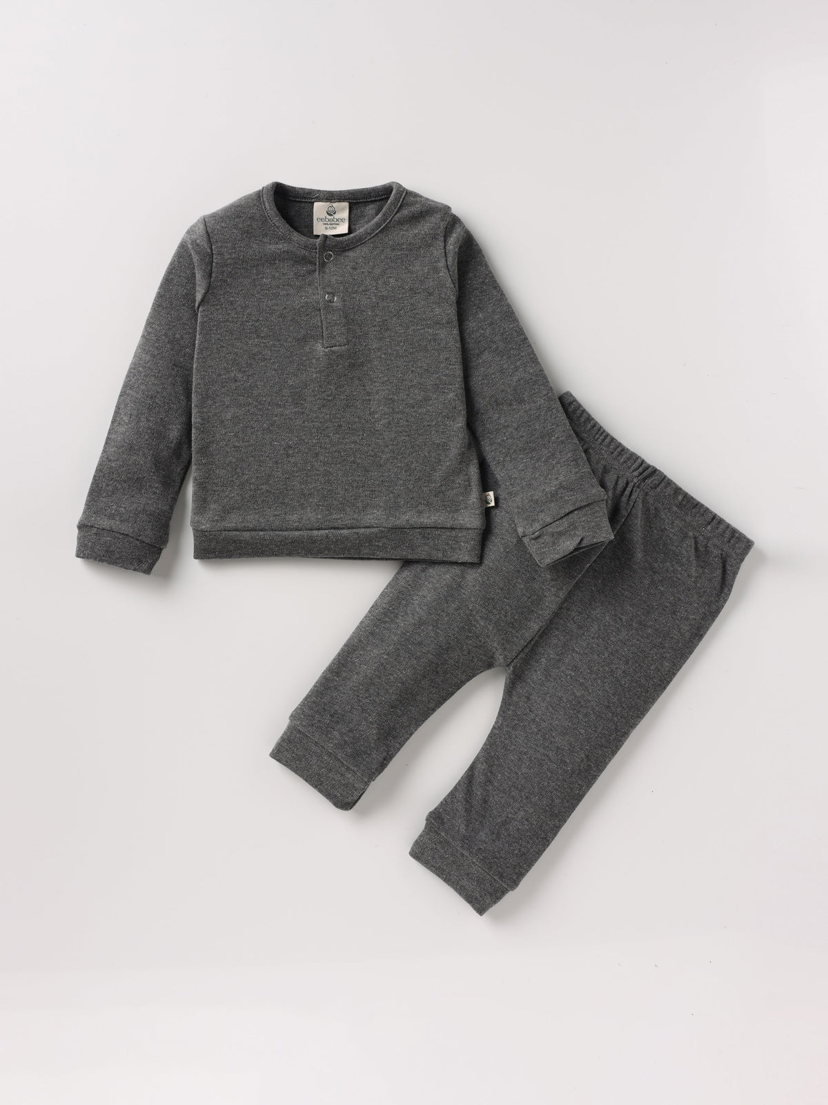 Unisex 4-Piece Essential Combo Set – T-shirt, Sweatshirt, Shorts & Pants