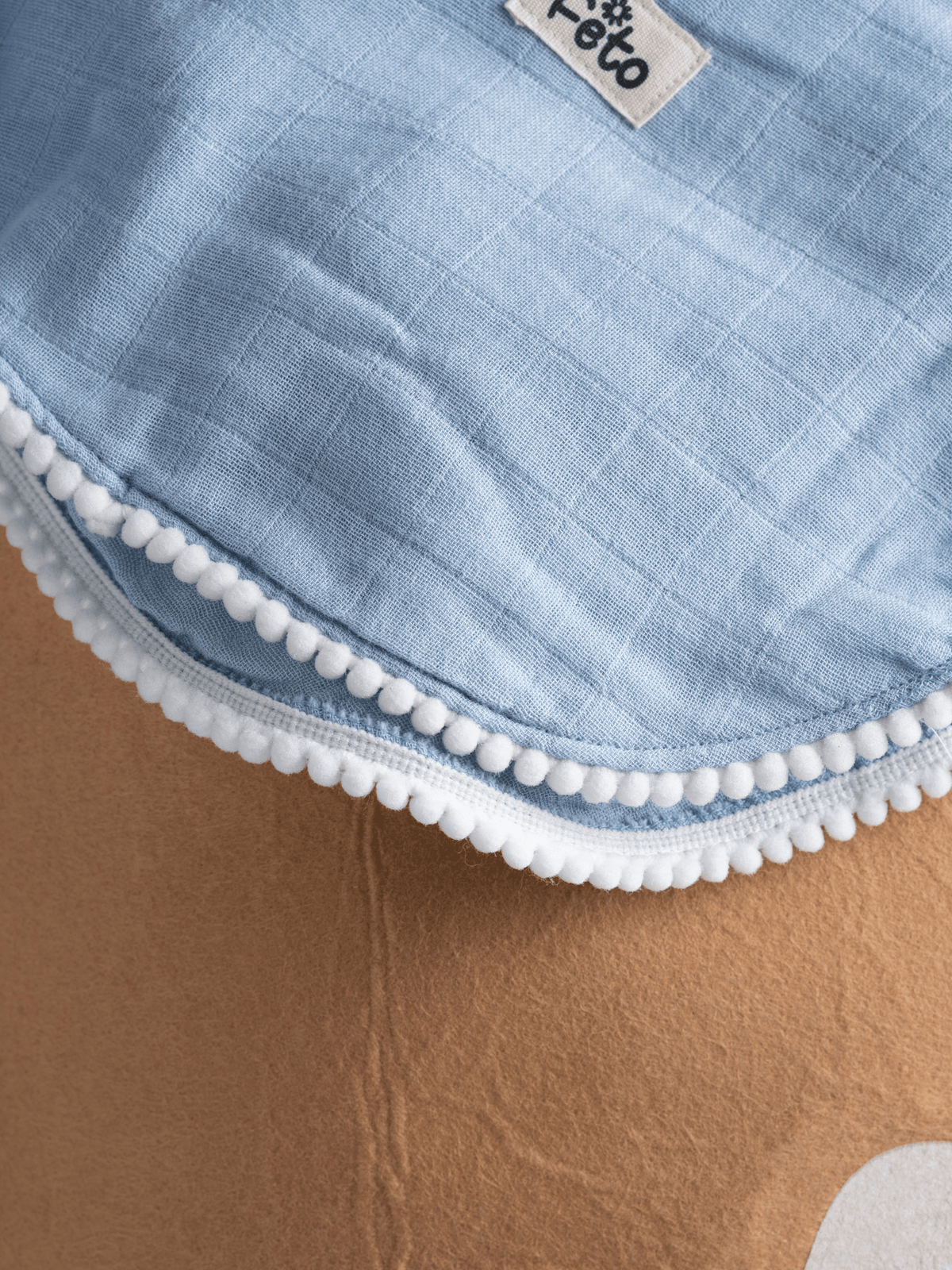 POM POM BLANKET & TOWEL
