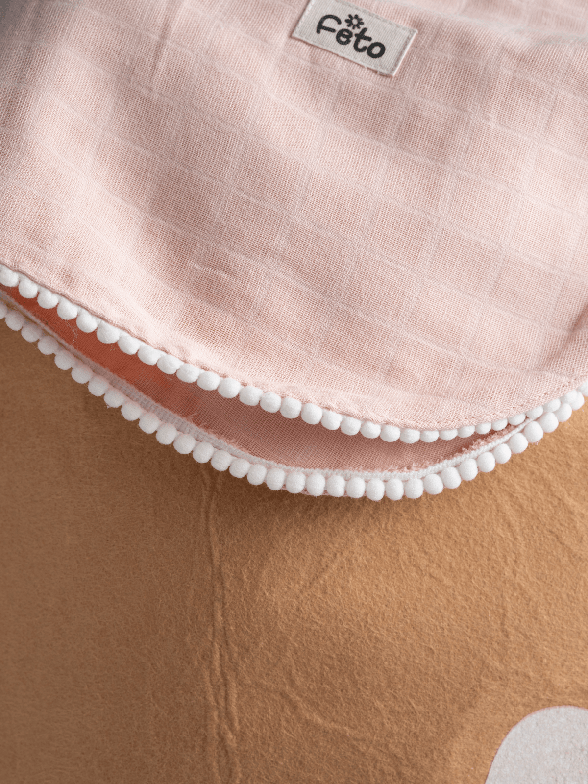 POM POM BLANKET & TOWEL