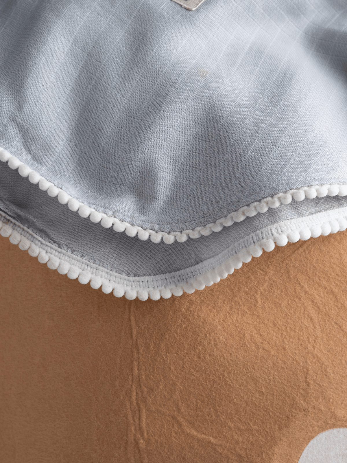 POM POM BLANKET & TOWEL