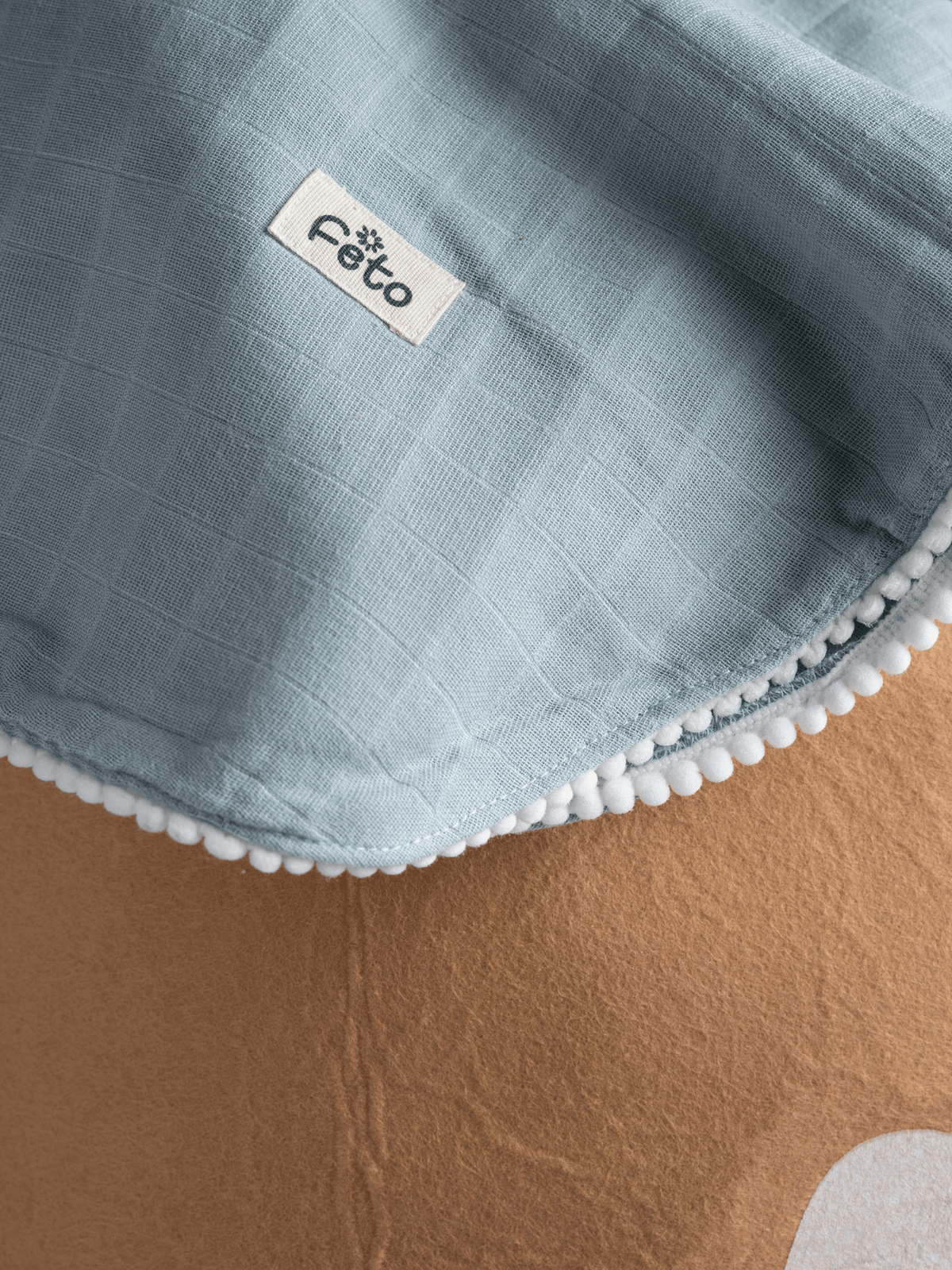 POM POM BLANKET & TOWEL