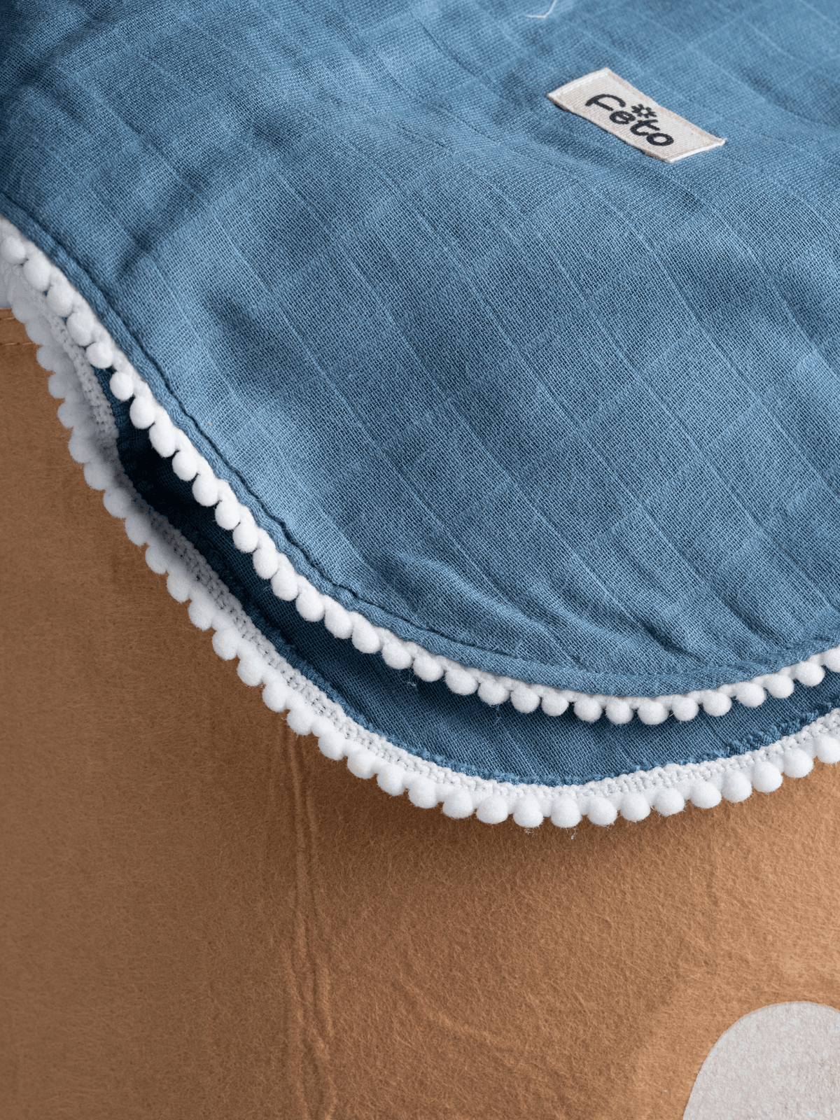 POM POM BLANKET & TOWEL