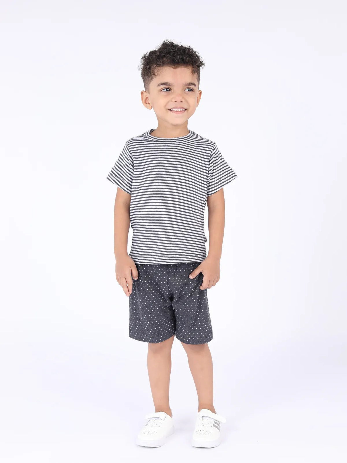 Half sleeve black stripe pattern in white t-shirt & shorts for baby