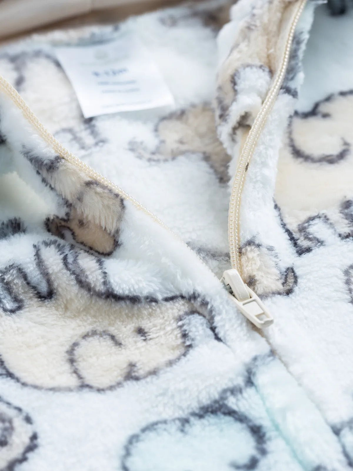 Full sleeve White & cream winter wear sleepsuit for baby boys & girls