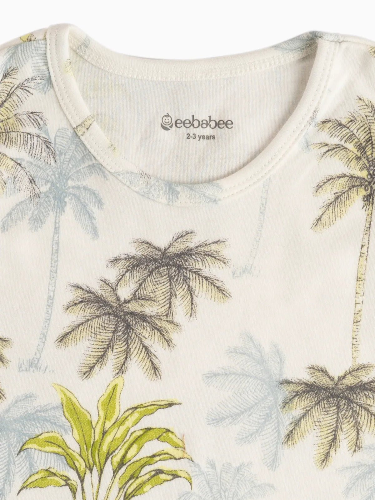 Sleeveless graphic pattern in white t-shirt & shorts set for baby