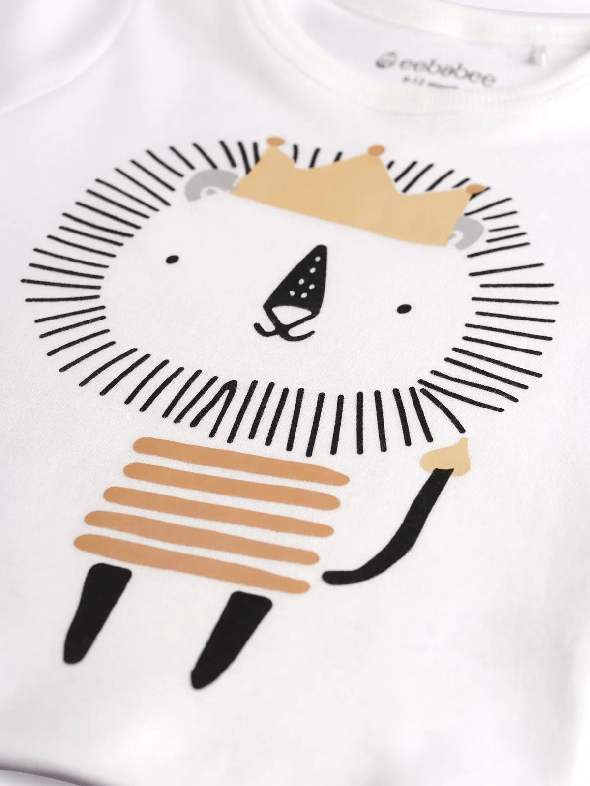 Half sleeve white boys graphic tee for baby