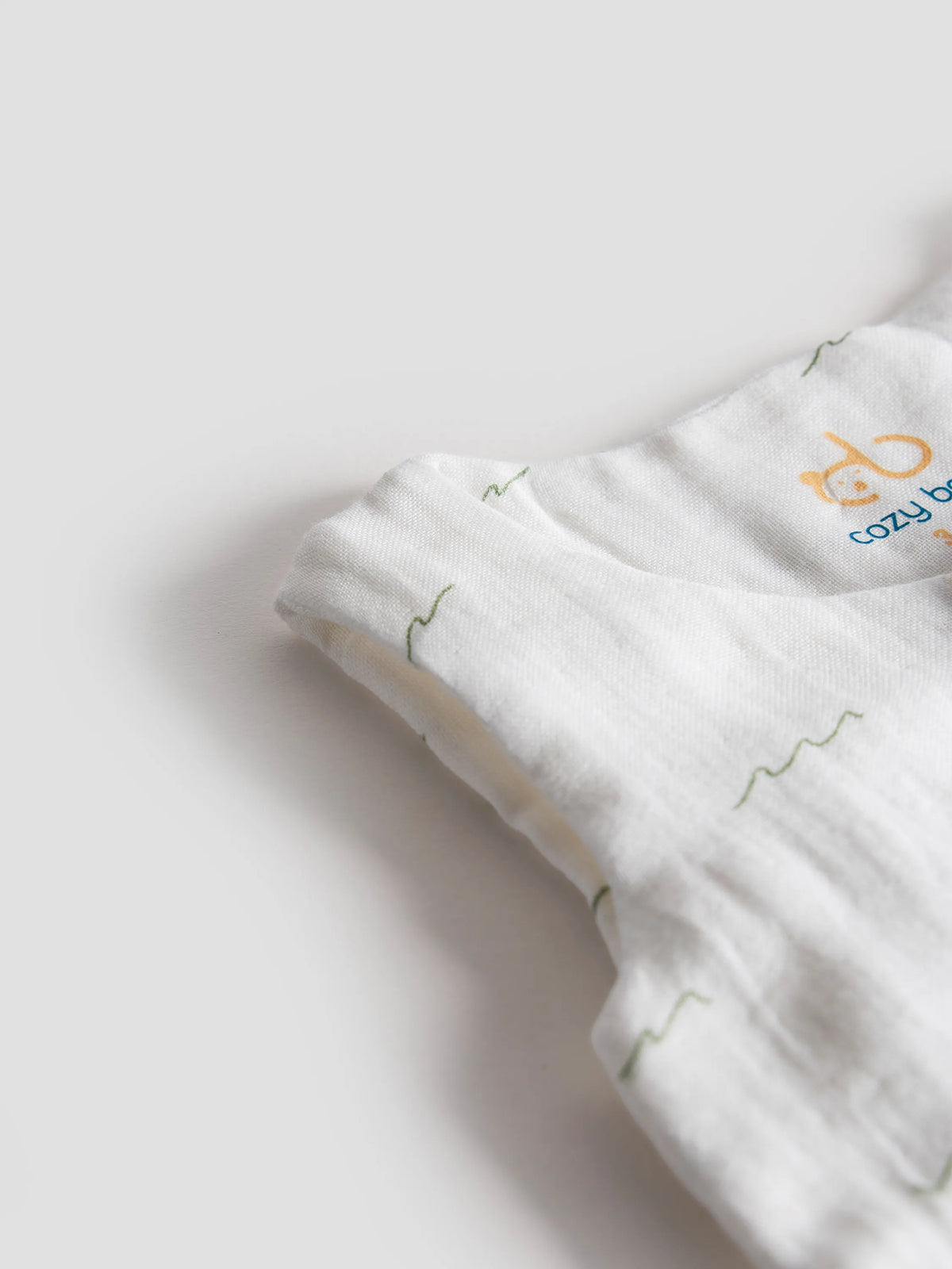 Organic Cotton White Jabla – Green Scribble Print