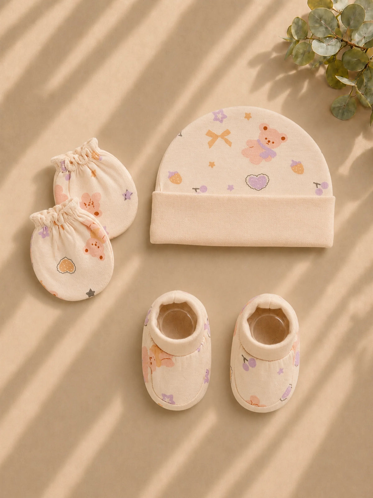 Newborn Cap, Mittens & Booties Set – Bear Print