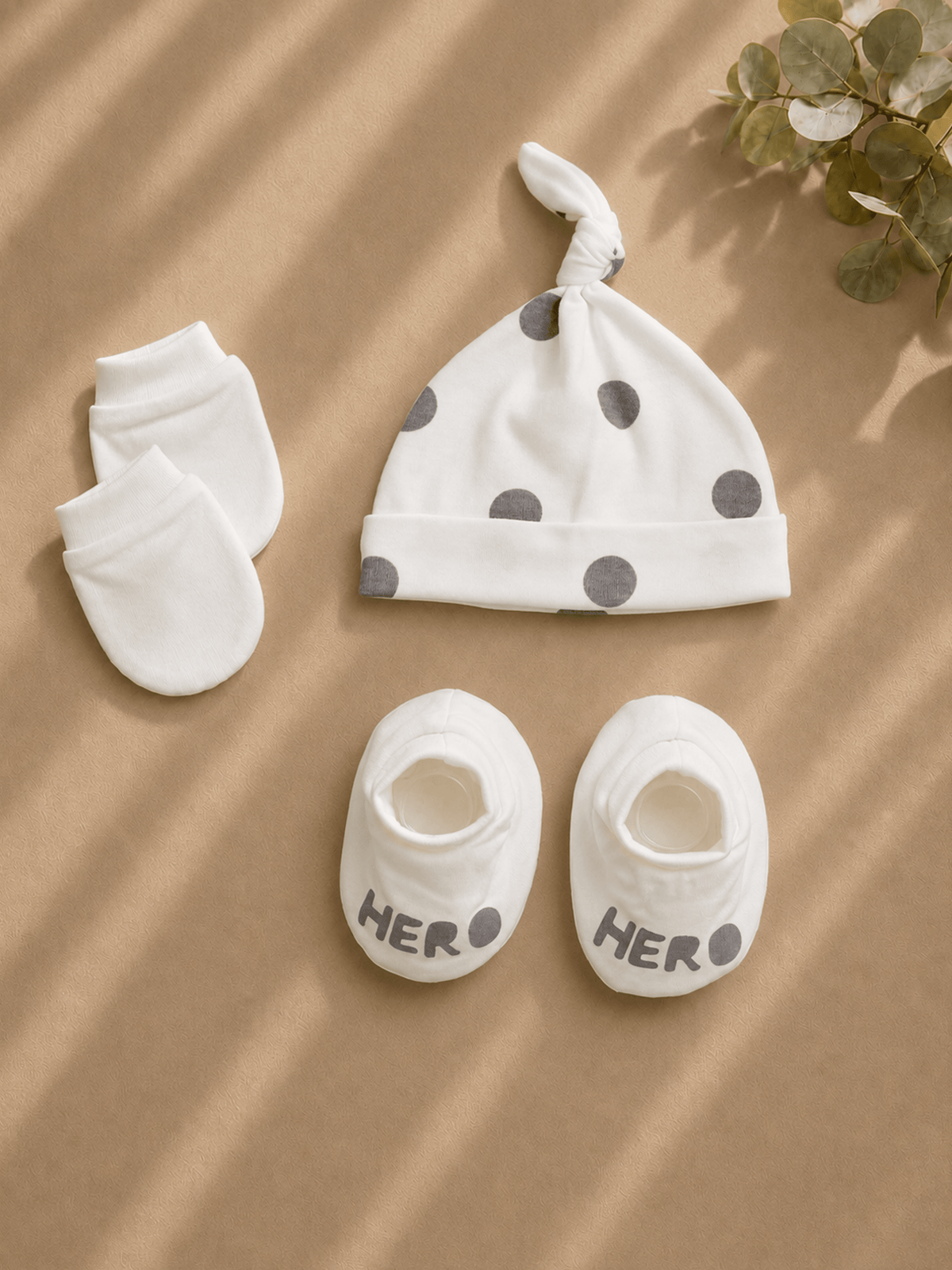 Baby Cap, Mittens & Booties Set – Polka Dot Hero