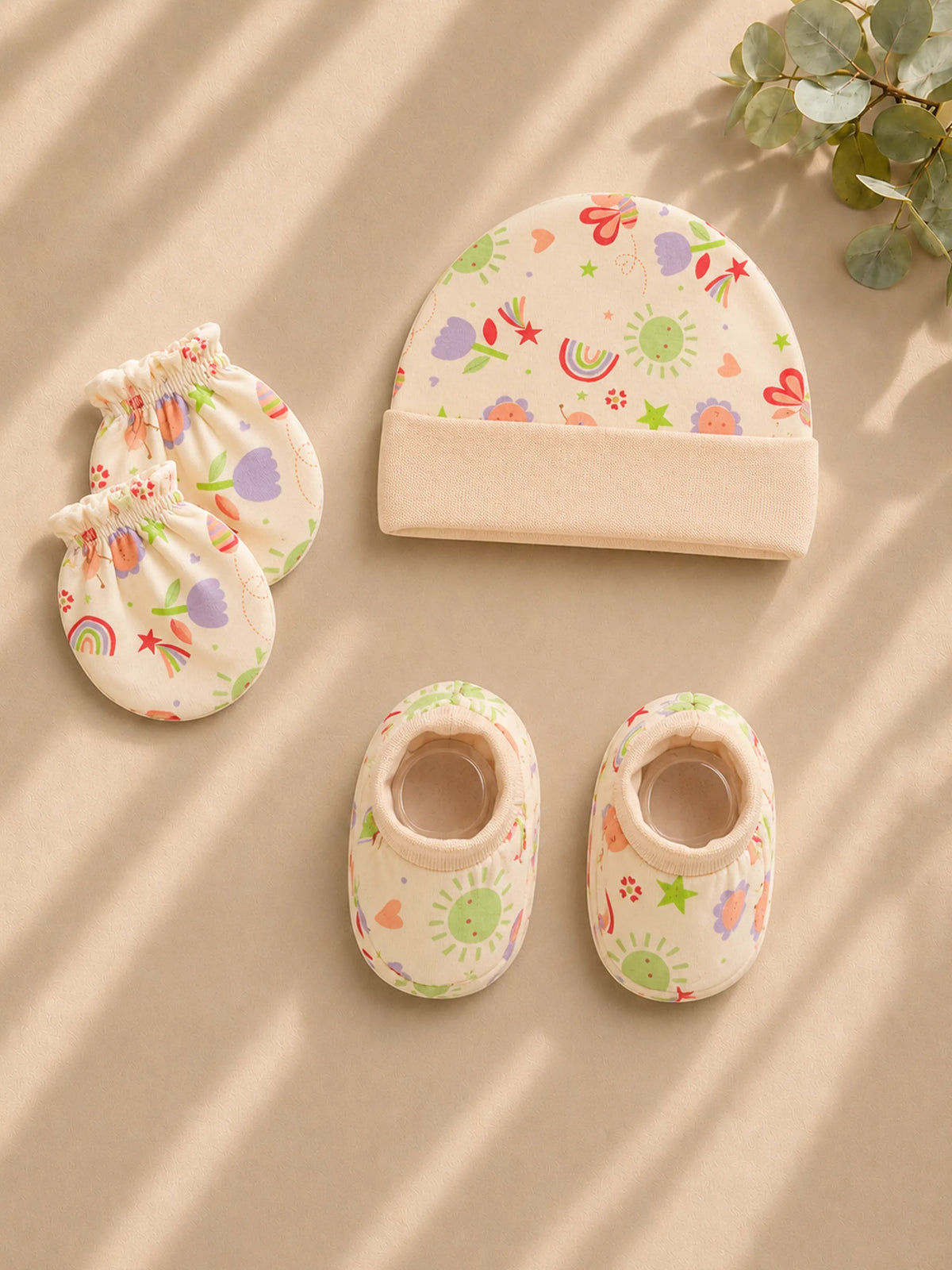 Newborn Cap, Mittens & Booties Set – Beige Print