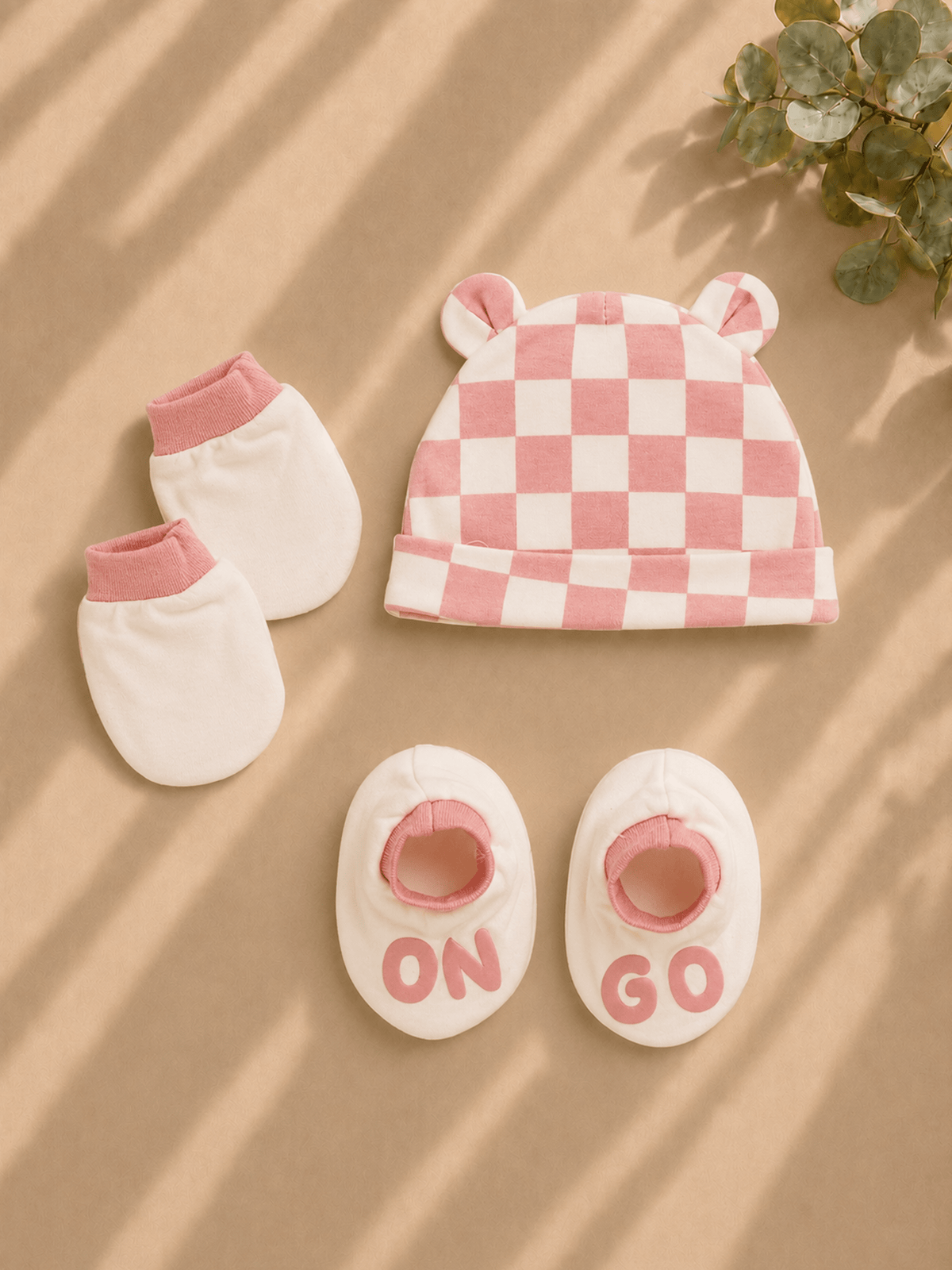 Newborn Cap, Mittens & Booties Set – Pink Checker