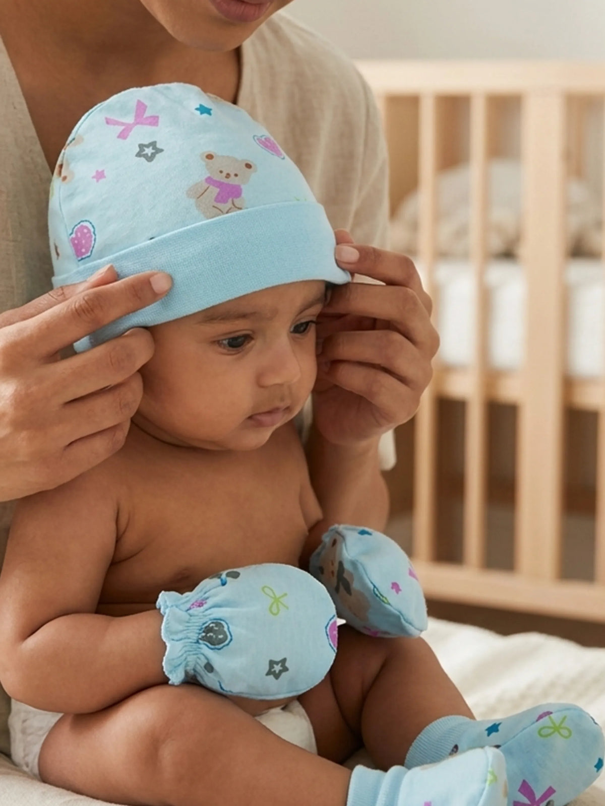 Newborn Cap, Mittens & Booties Set – Blue With Bear Print