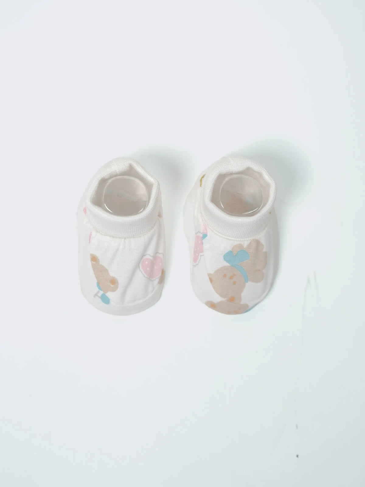 Newborn Cap, Mittens & Booties Set – White Print