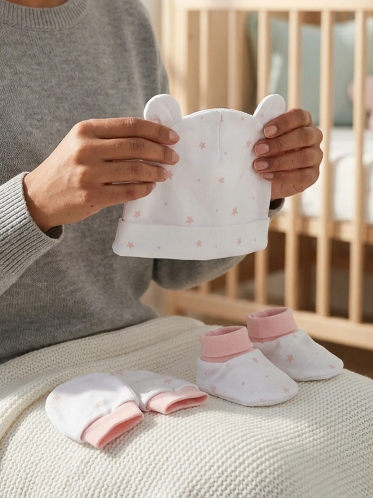 Baby Cap, Mittens & Booties Set – Pink Star Print