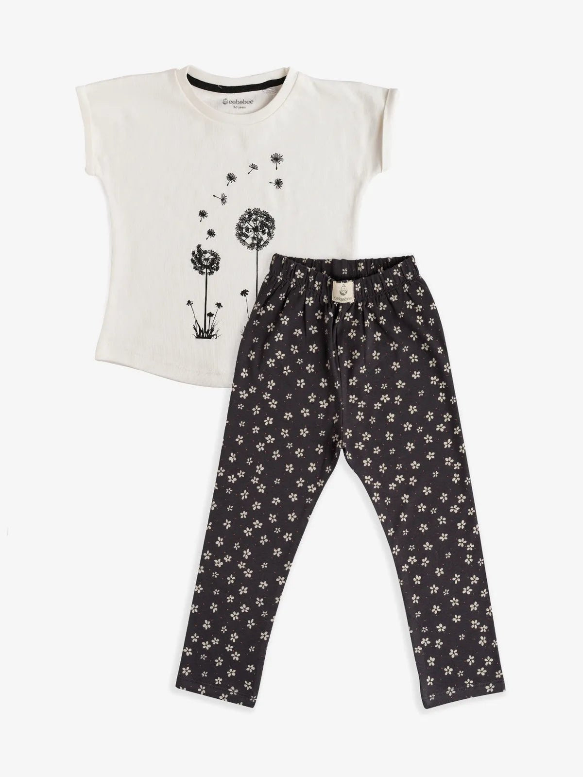 Half sleeve white graphic pattern in black & white t-shirt with leggings for baby girls