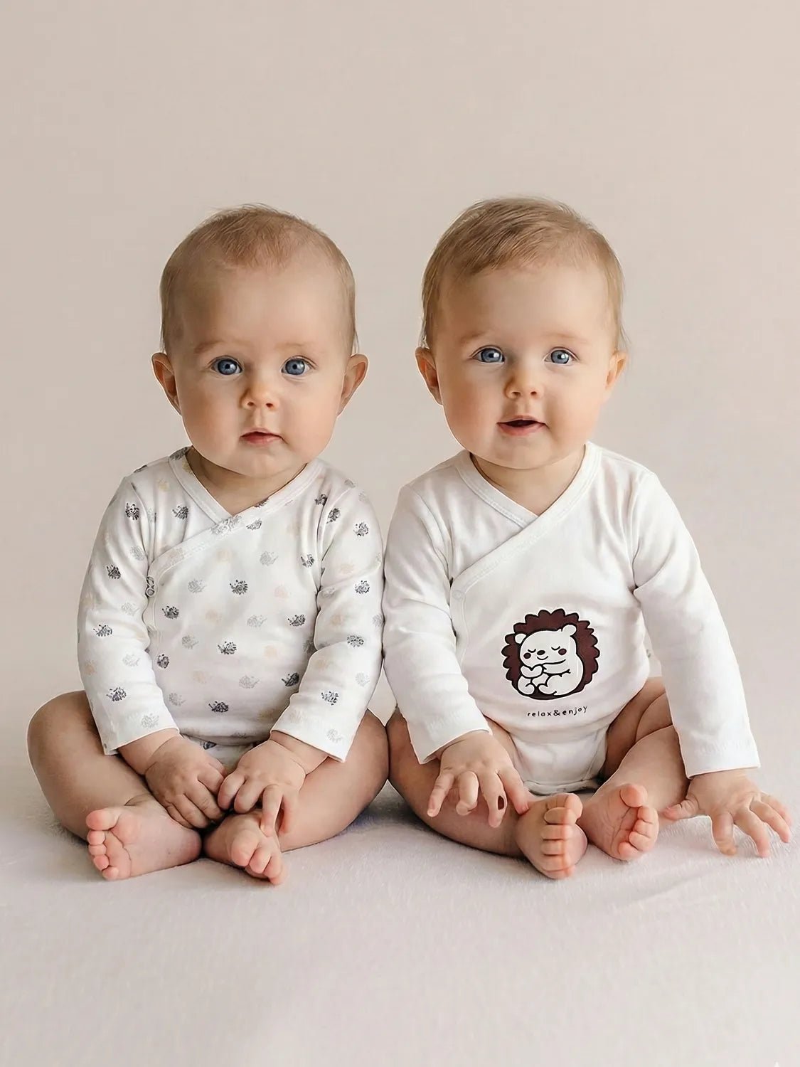 2-Piece Kimono Style Unisex Bodysuit Set - Hedgehog & Snail Print